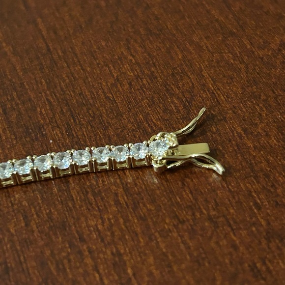 Brand New 3mm 8 Inch Silver Tennis Bracelet | VVS1 Moissanite - Picture 5 of 8